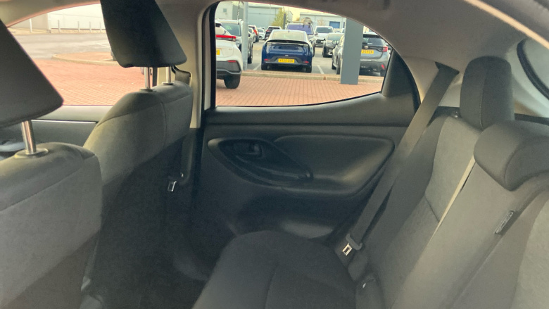 Toyota Yaris 1.5 Hybrid Design 5dr CVT Hybrid Hatchback